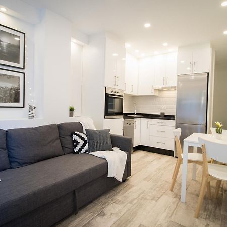 Los Cisnes II - Modern Apartment เบนัลมาเดนา ภายนอก รูปภาพ