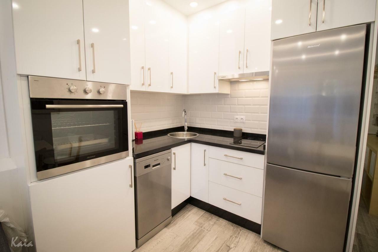 Los Cisnes II - Modern Apartment เบนัลมาเดนา ภายนอก รูปภาพ