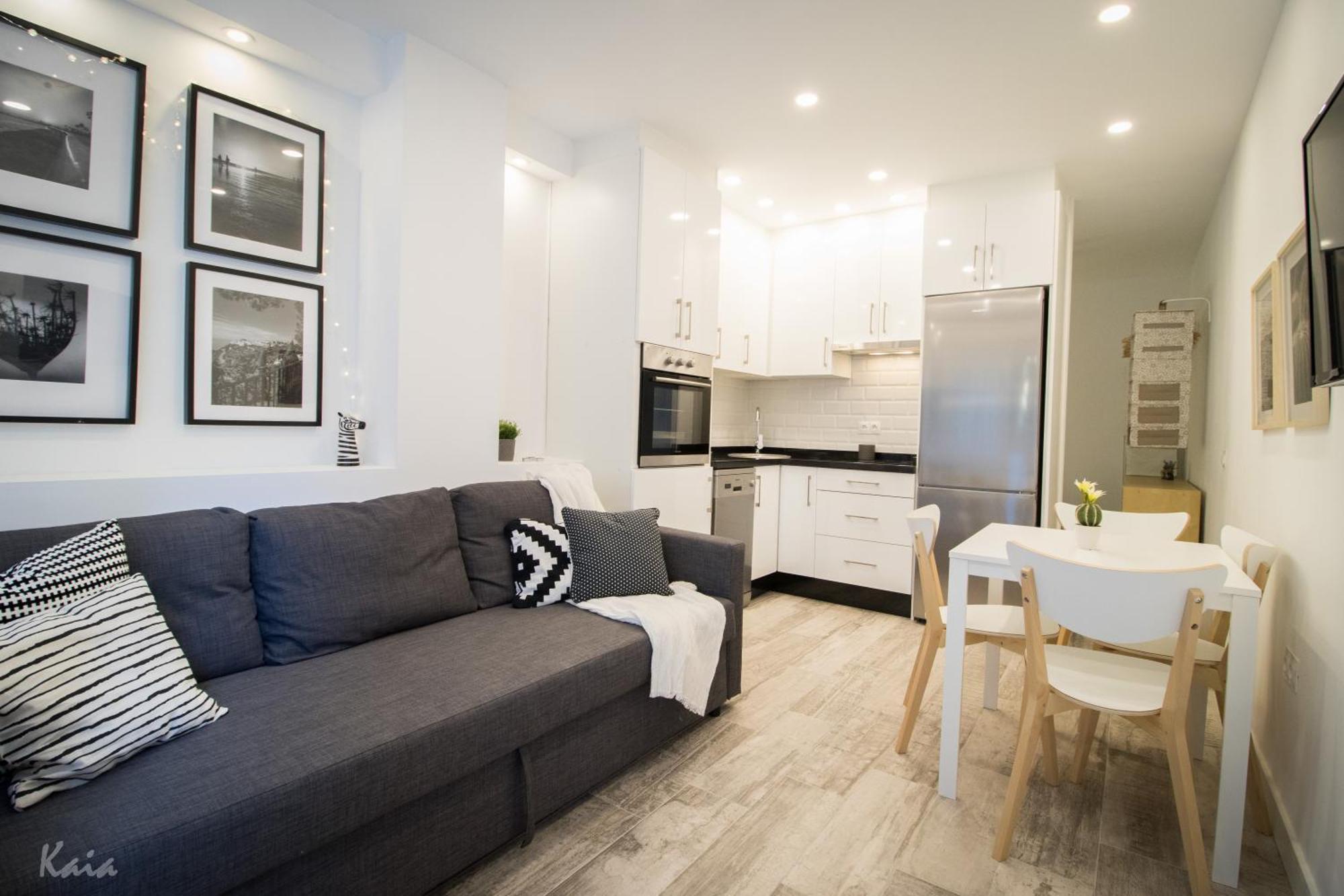Los Cisnes II - Modern Apartment เบนัลมาเดนา ภายนอก รูปภาพ