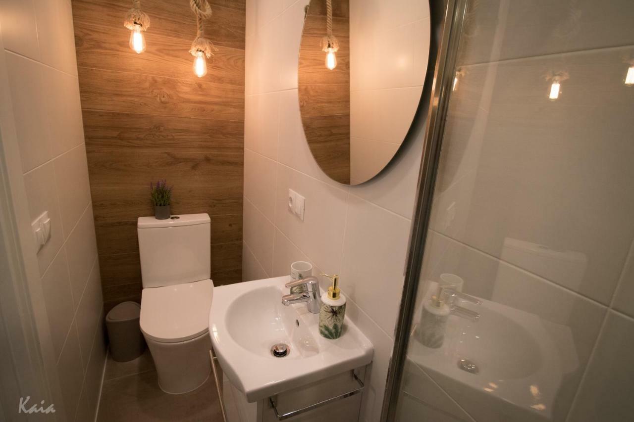 Los Cisnes II - Modern Apartment เบนัลมาเดนา ภายนอก รูปภาพ
