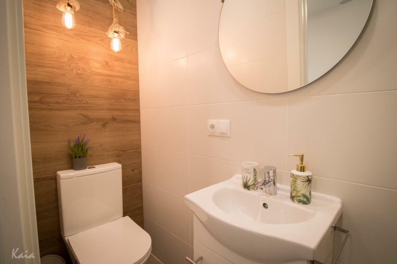 Los Cisnes II - Modern Apartment เบนัลมาเดนา ภายนอก รูปภาพ